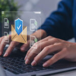 Sistema de autenticación de correo electrónico con verificación DMARC y protección contra phishing